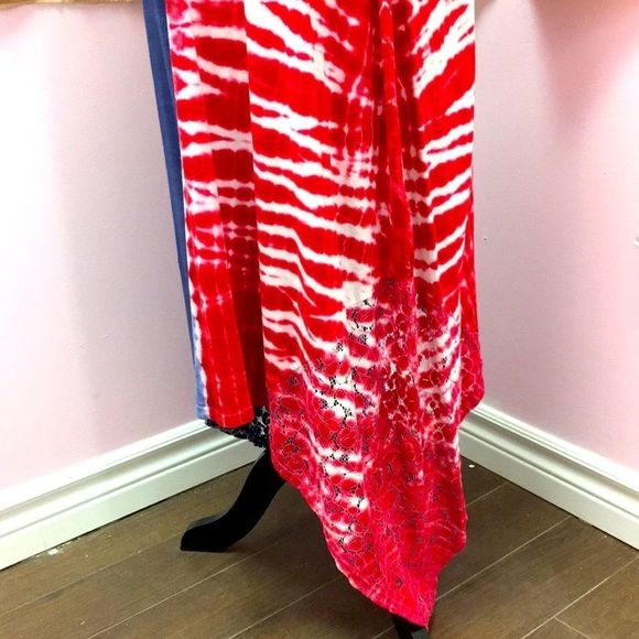 2/$60😍NWOT Tie die dress with lace accents - Picture 4 of 8